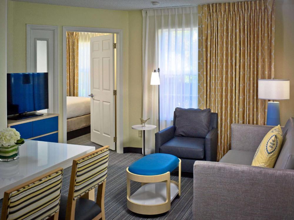 One-Bedroom King Suite interior